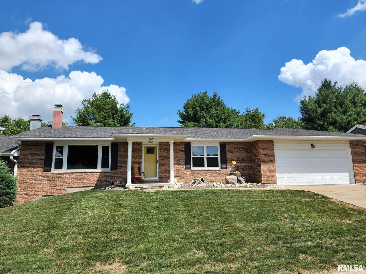 505 Garden Court - Photo 1