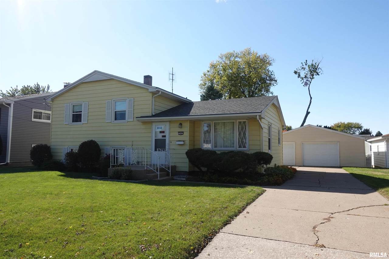 942 Hawkinson Avenue - Photo 1