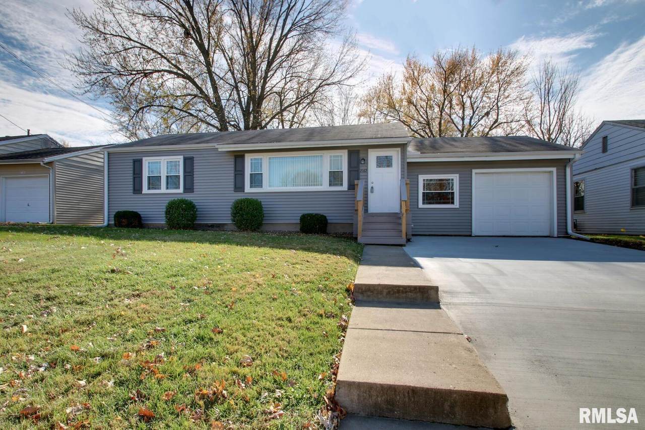 2142 Spruce Street - Photo 1