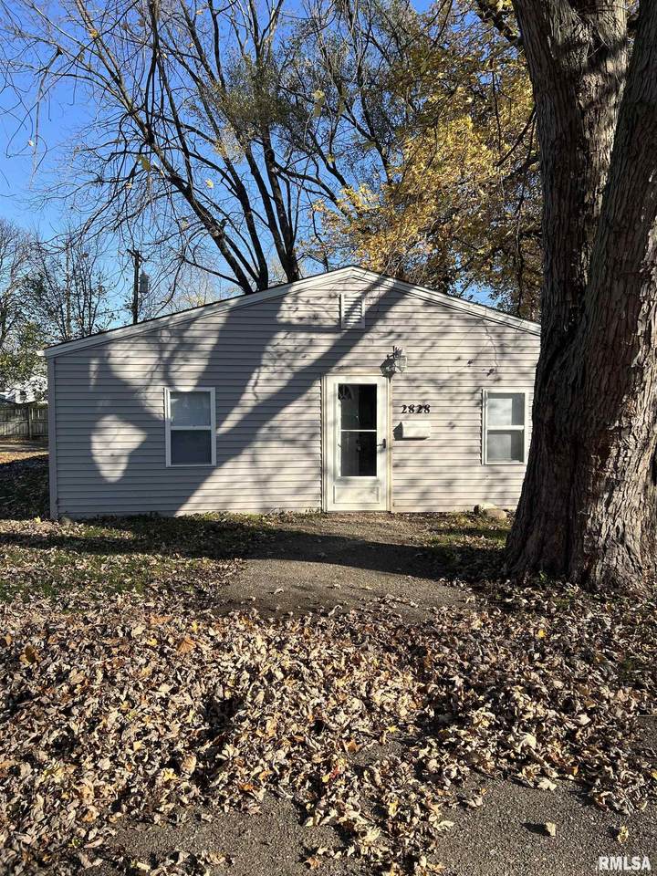 2828 Hoover Avenue - Photo 1