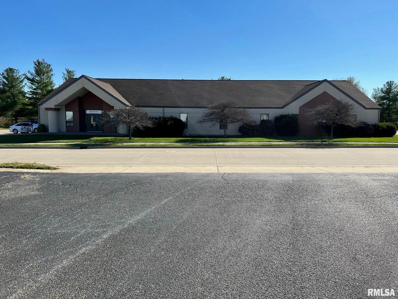 40 Kemp Drive - Photo 1