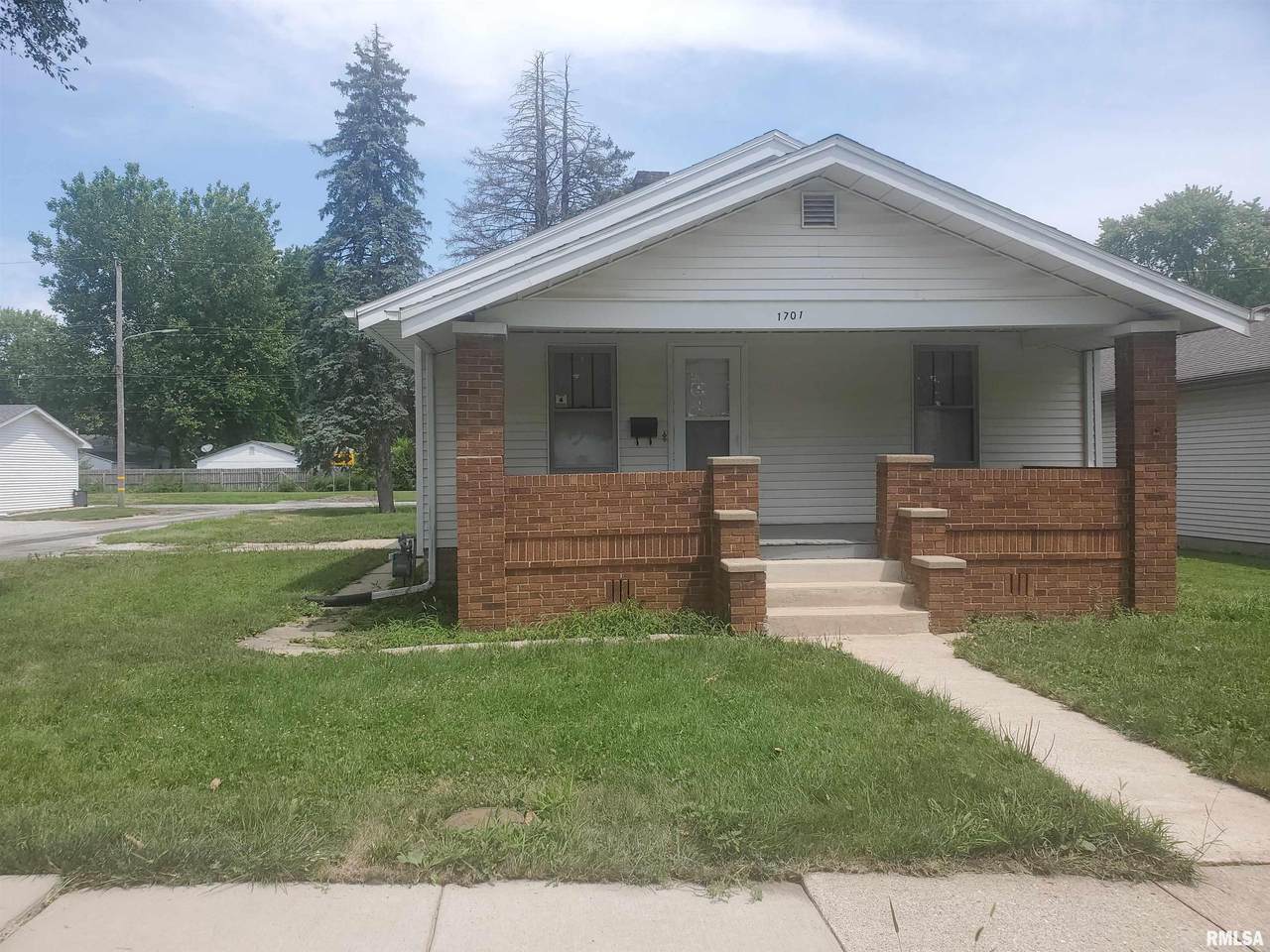 1701 Watch Avenue - Photo 1