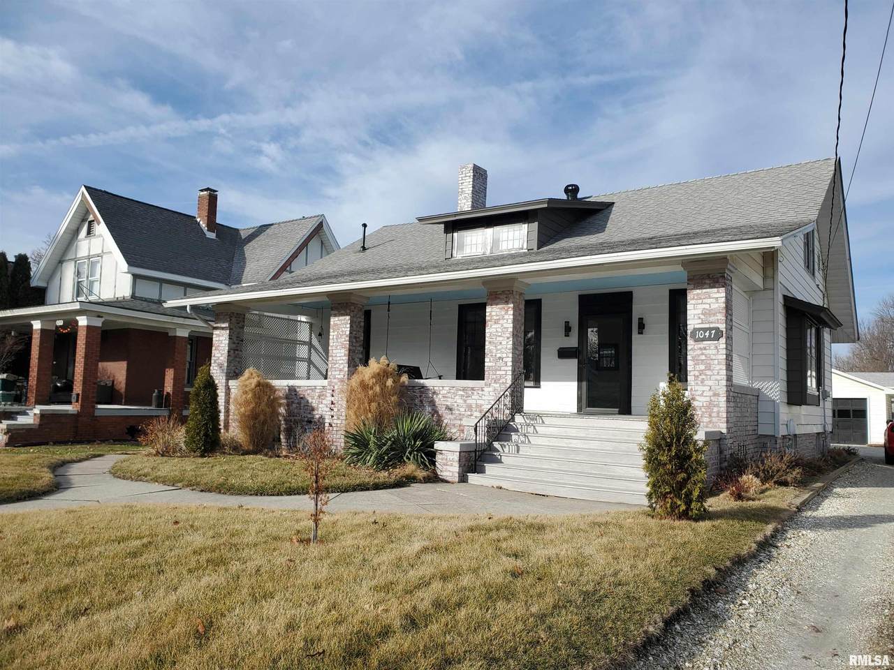 1047 Main Street - Photo 1