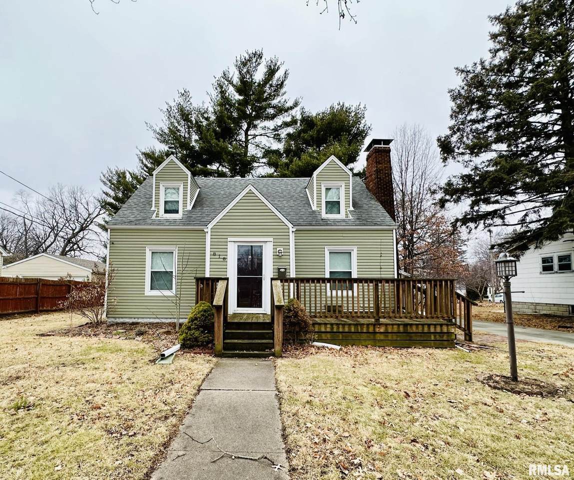 818 Brown Avenue - Photo 1