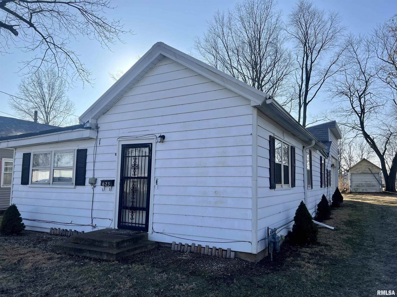 623 Henry Street - Photo 1