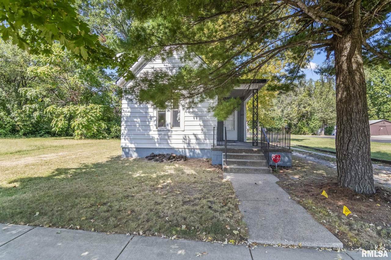 1221 South Grand Avenue - Photo 1