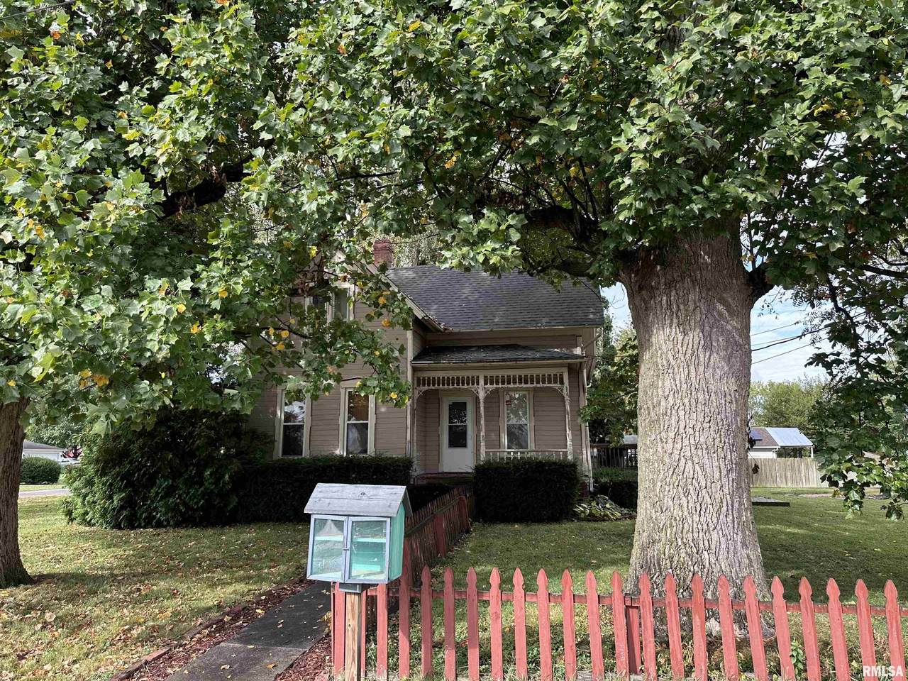 1058 Lombard Street - Photo 1