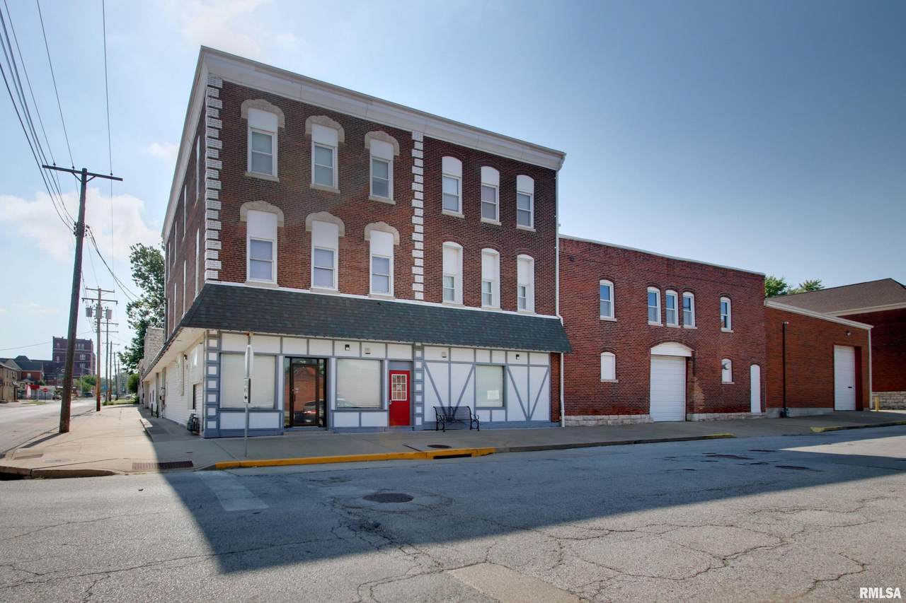 301 7TH Street - Photo 1