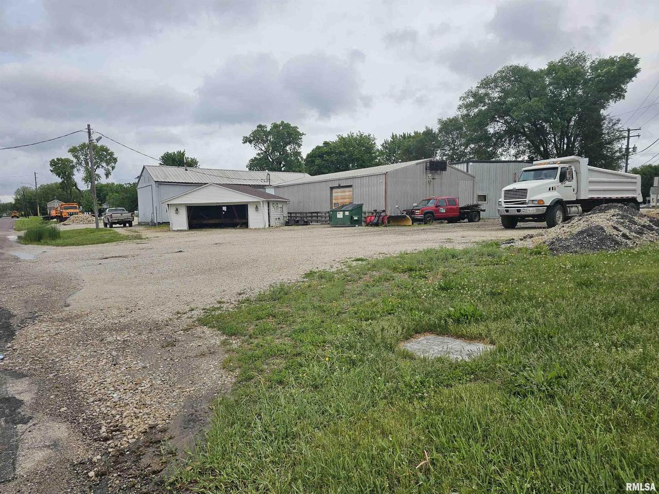 945 Monmouth Boulevard - Photo 1