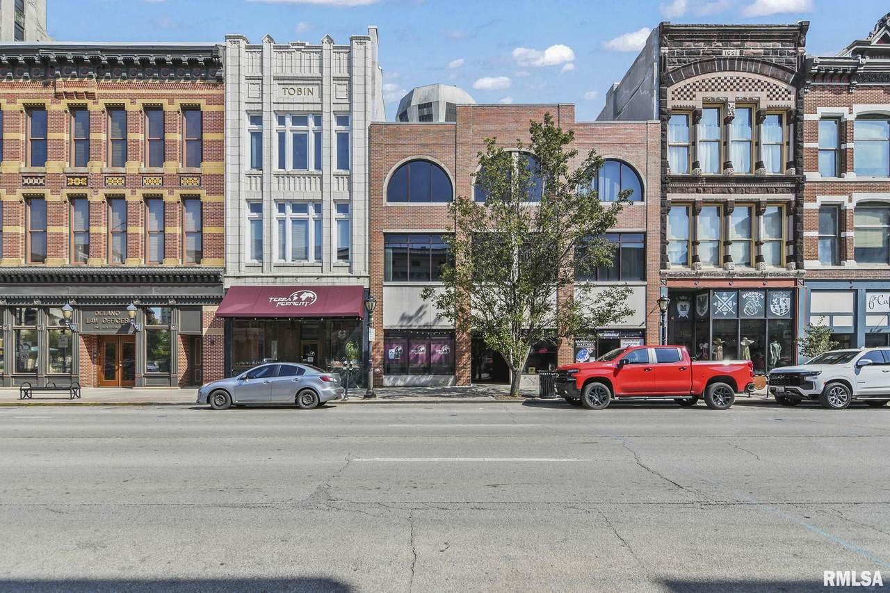 206 6TH Street - Photo 1