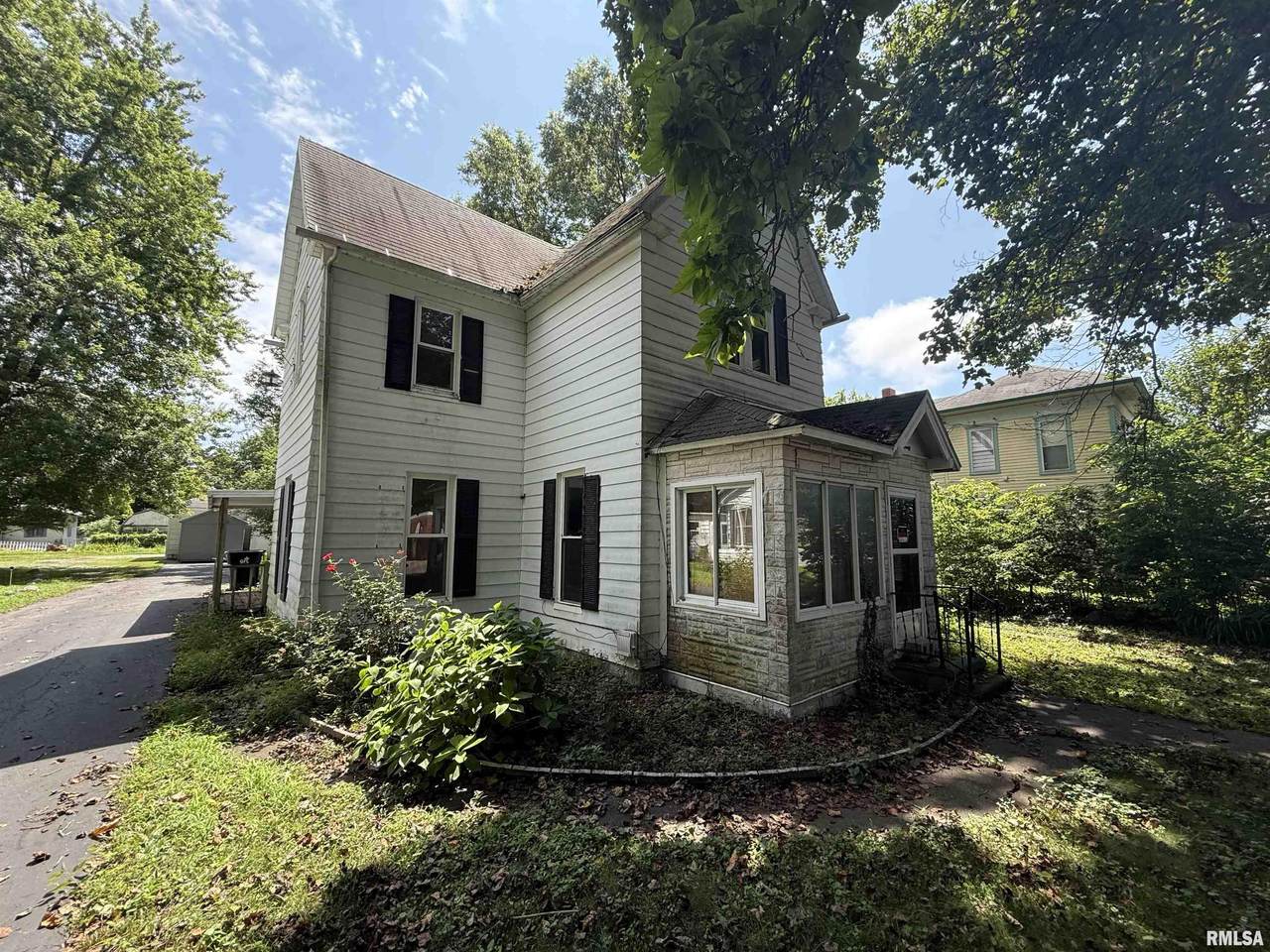 420 6TH Street - Photo 1