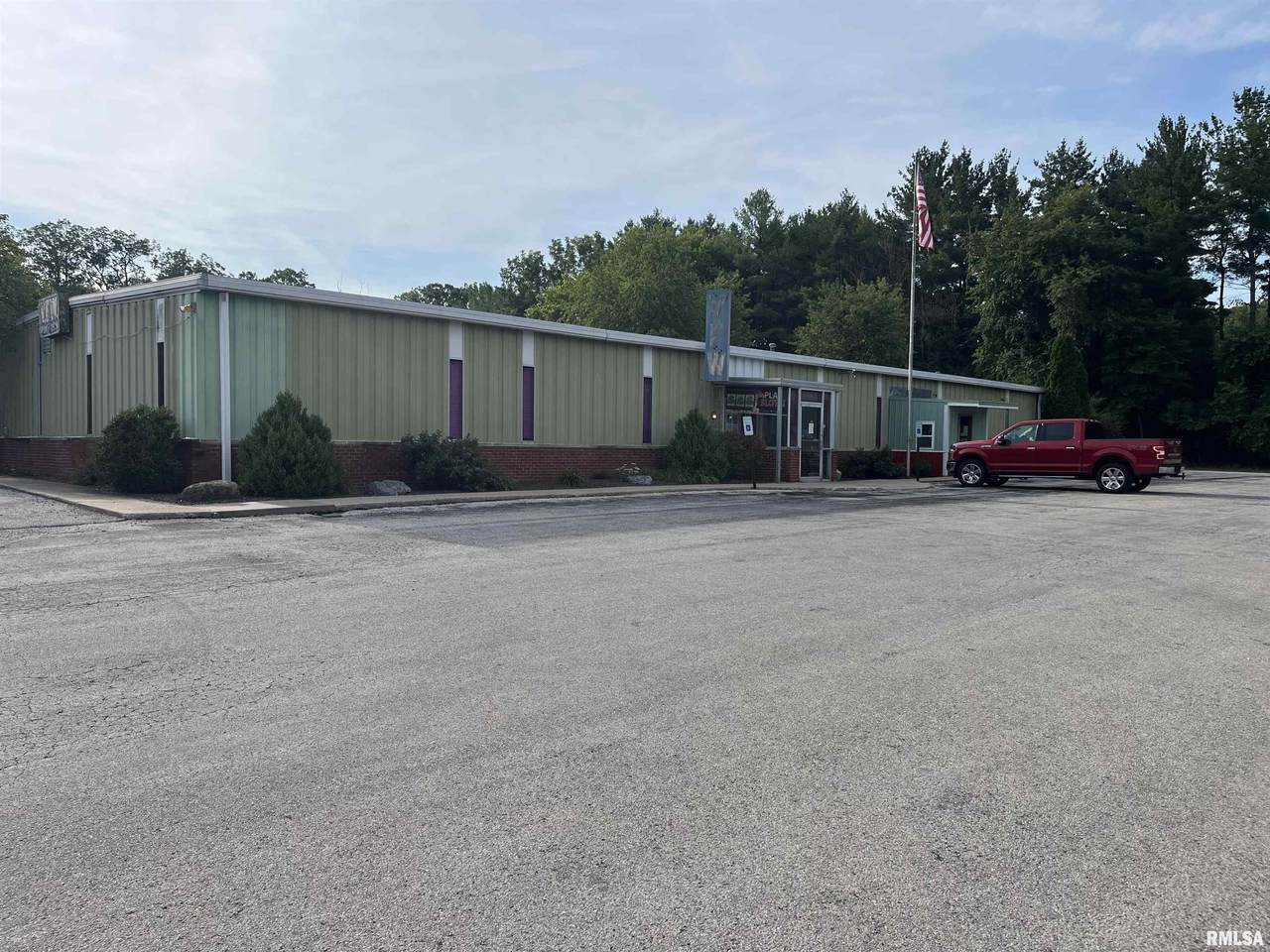 903 Vfw Drive - Photo 1