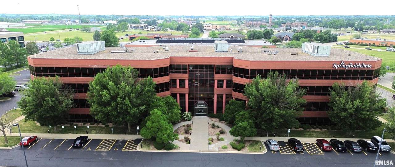 3201 White Oaks Drive - Photo 1