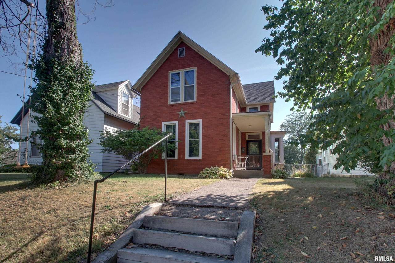 607 17TH Street - Photo 1