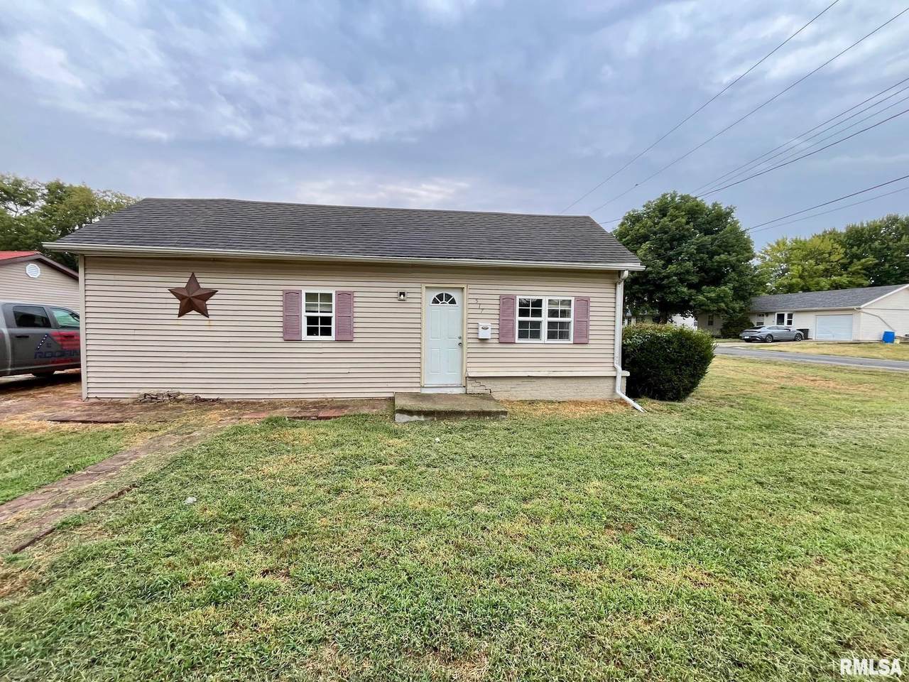 517 Pine Street - Photo 1