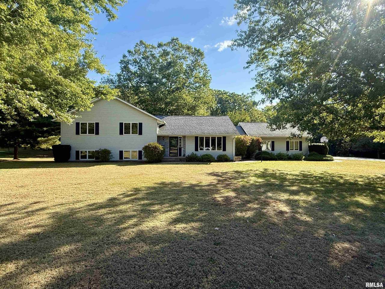 107 Oakview Drive - Photo 1