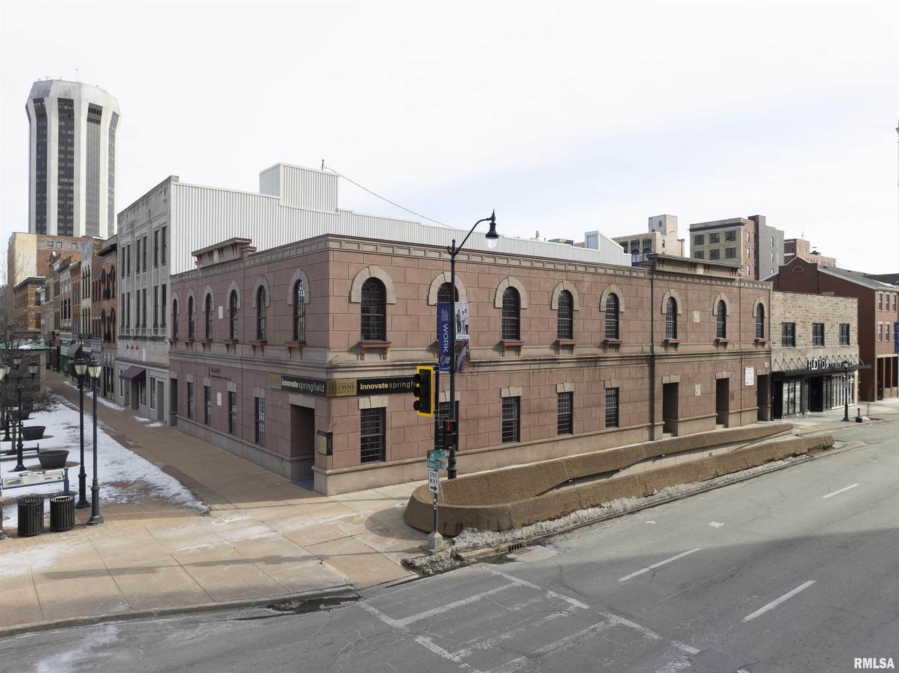 208 5TH Street - Photo 1