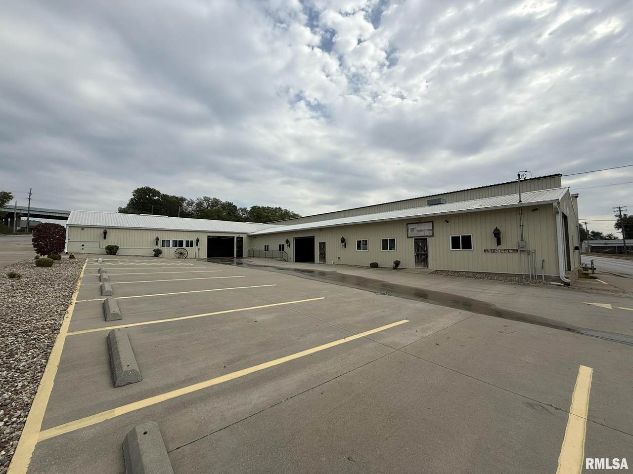 711 Front Street - Photo 1