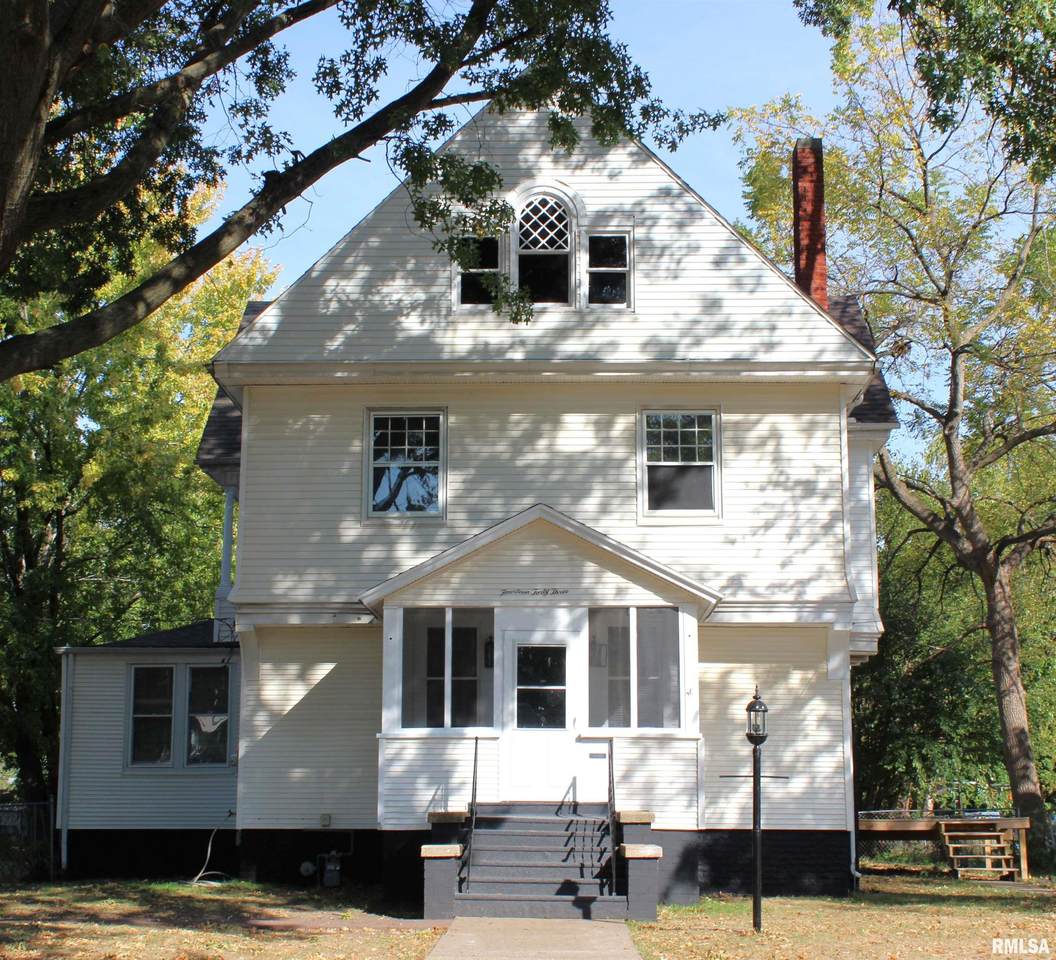 1443 Knox Street - Photo 1