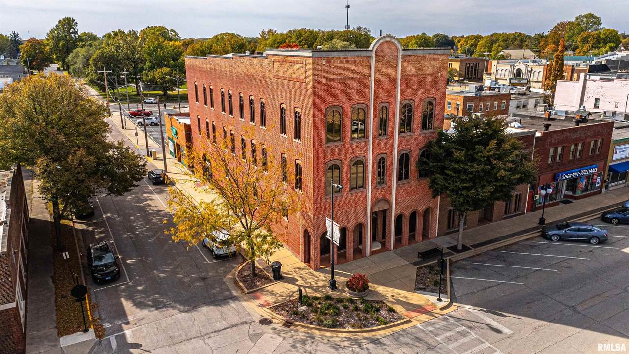 207 Mclean Street - Photo 1