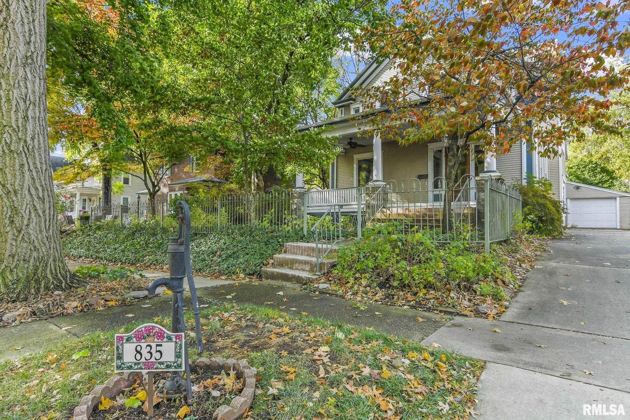 835 Park Avenue - Photo 1