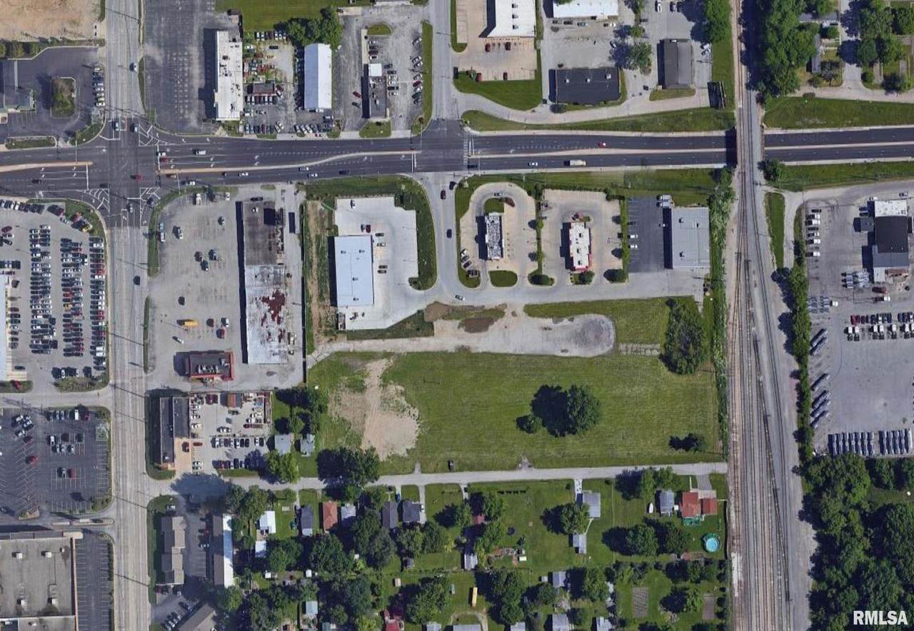 655 Pershing Road - Photo 1