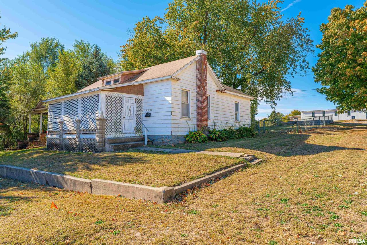 202 Vine Street - Photo 1