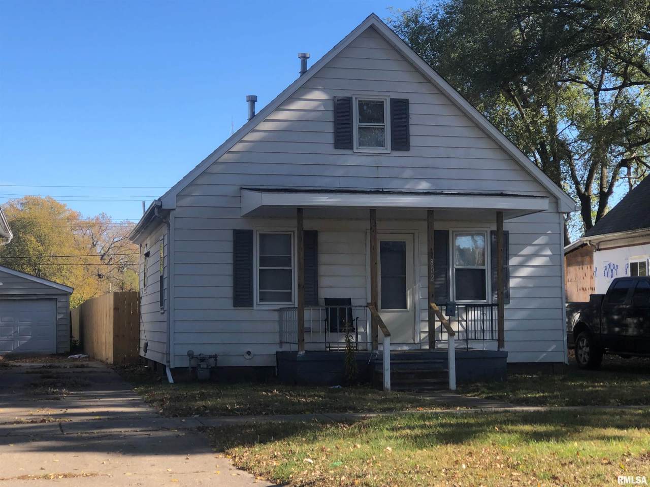 802 Indiana Avenue - Photo 1