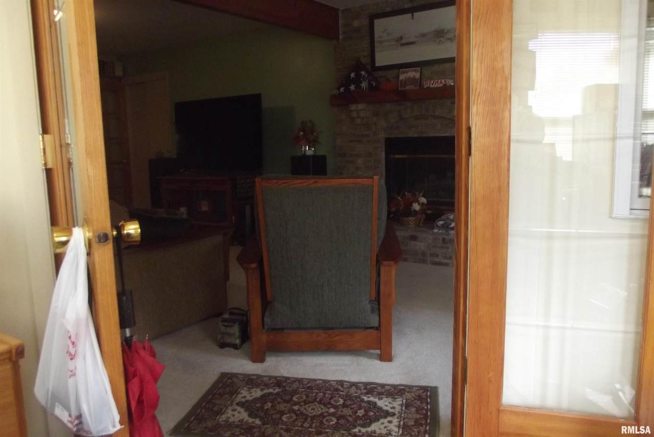 2824 Macarthur Boulevard - Photo 1