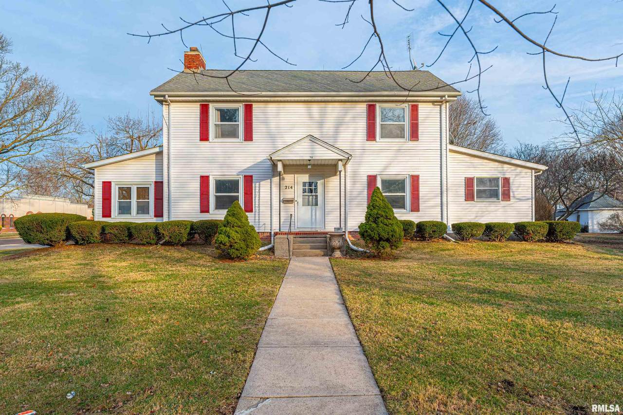 214 Maple Avenue - Photo 1