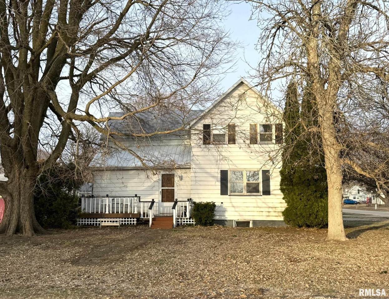 393 5TH Street - Photo 1