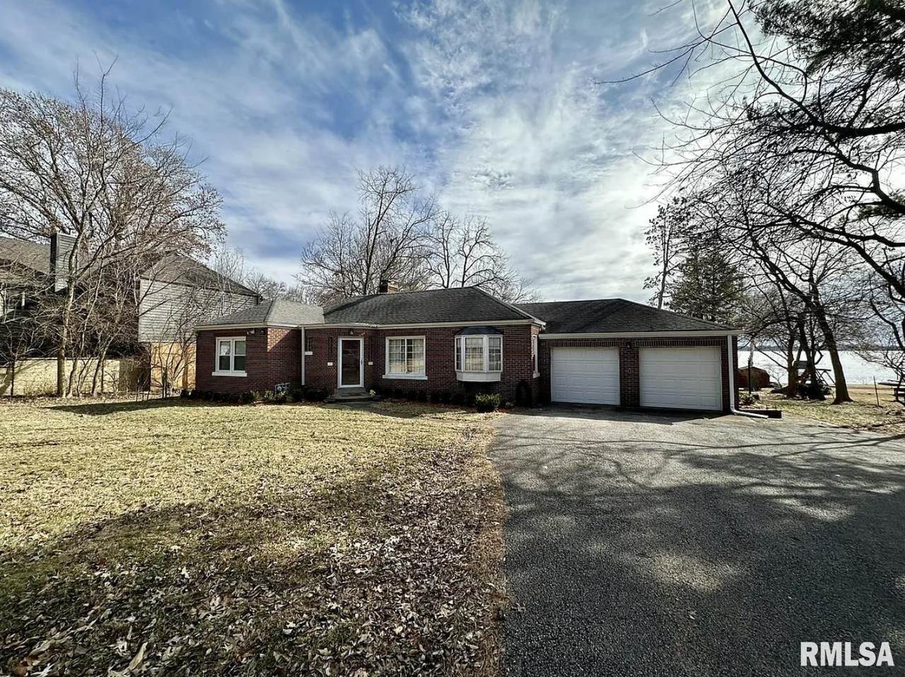 136 East Hazel Dell Lane - Photo 1