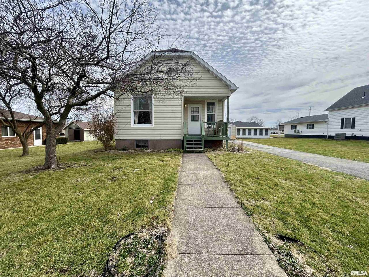 404 South Street - Photo 1