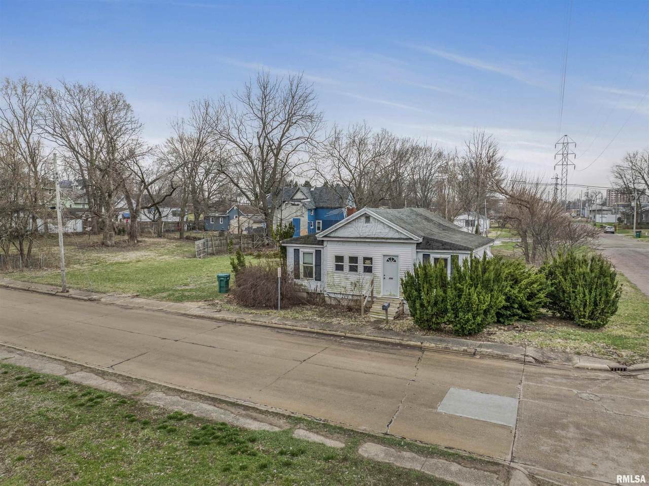 190 Laurel Avenue - Photo 1