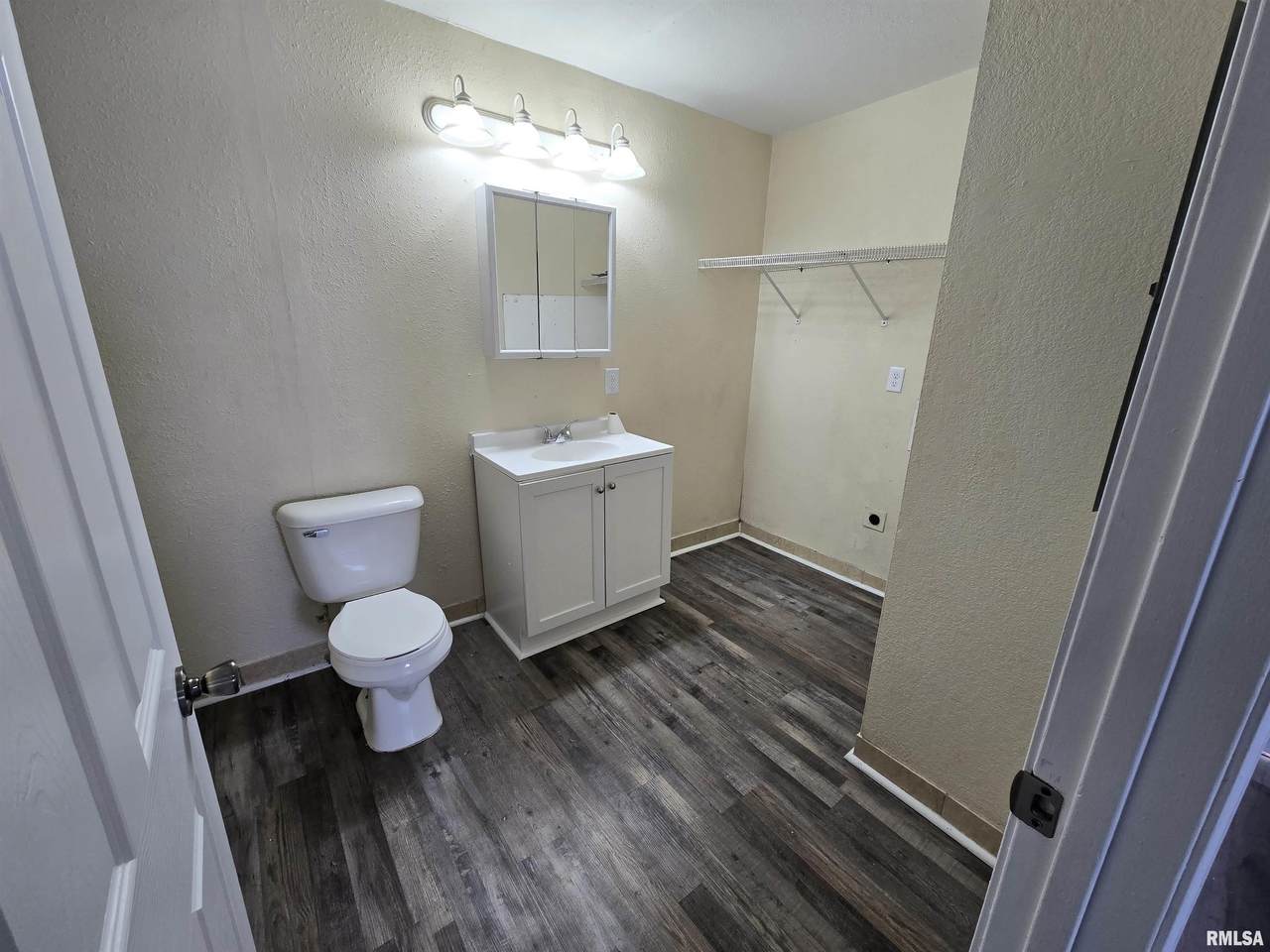 https://bt-photos.global.ssl.fastly.net/peoria/orig_boomver_1_CA1042685-1.jpg