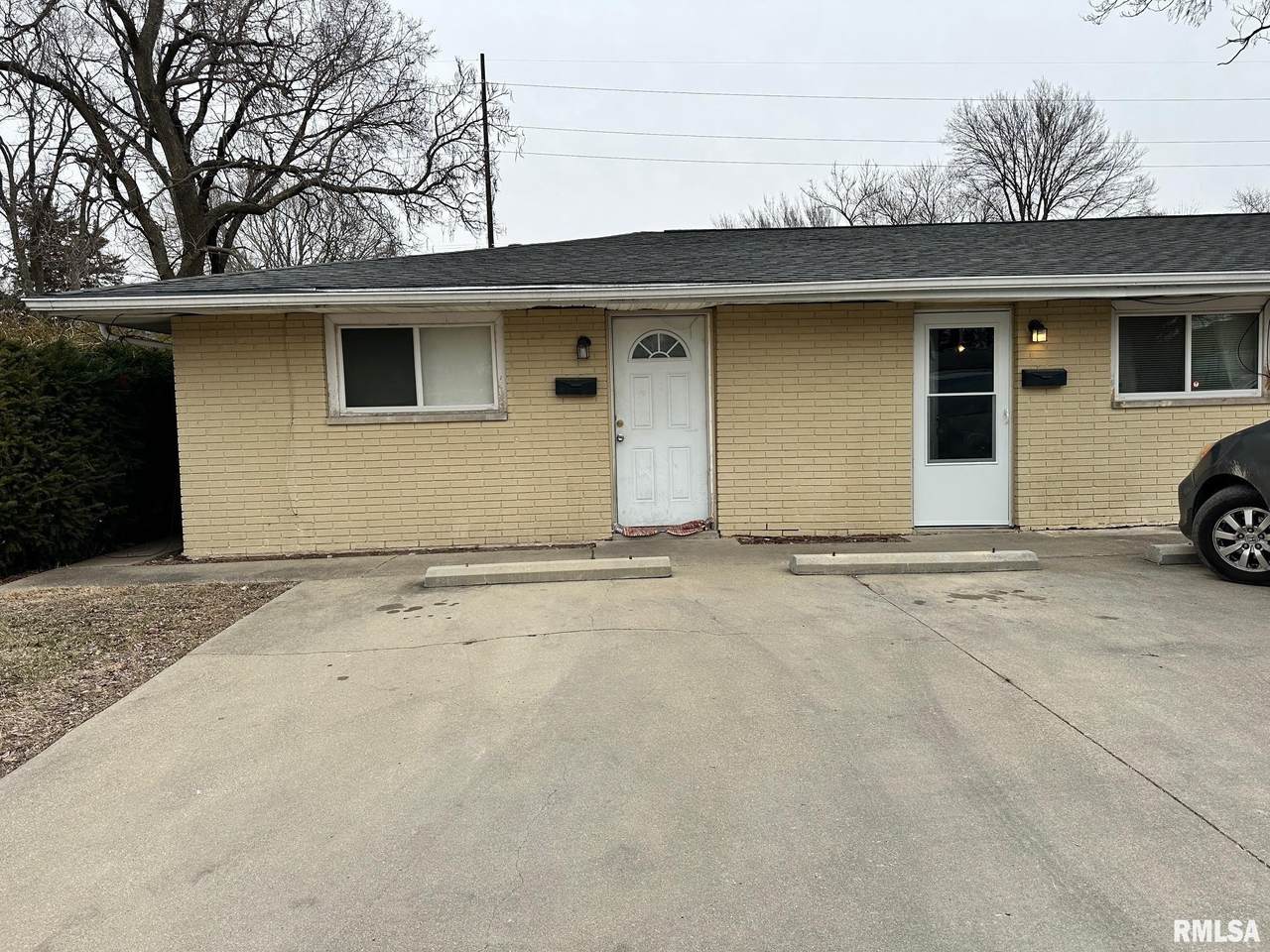 1546 Cornell Street - Photo 1