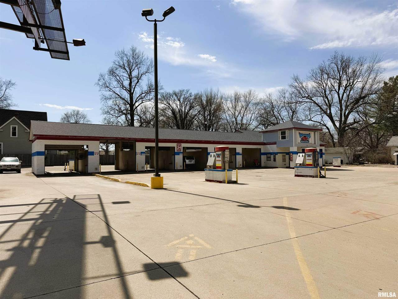 300 North Grand Avenue - Photo 1