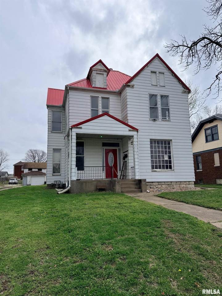1218 8TH Street - Photo 1