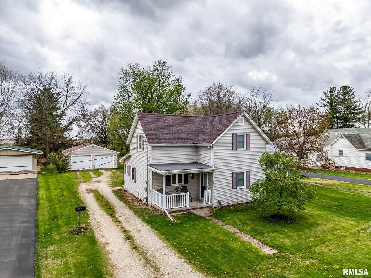 917 6TH Avenue - Photo 1