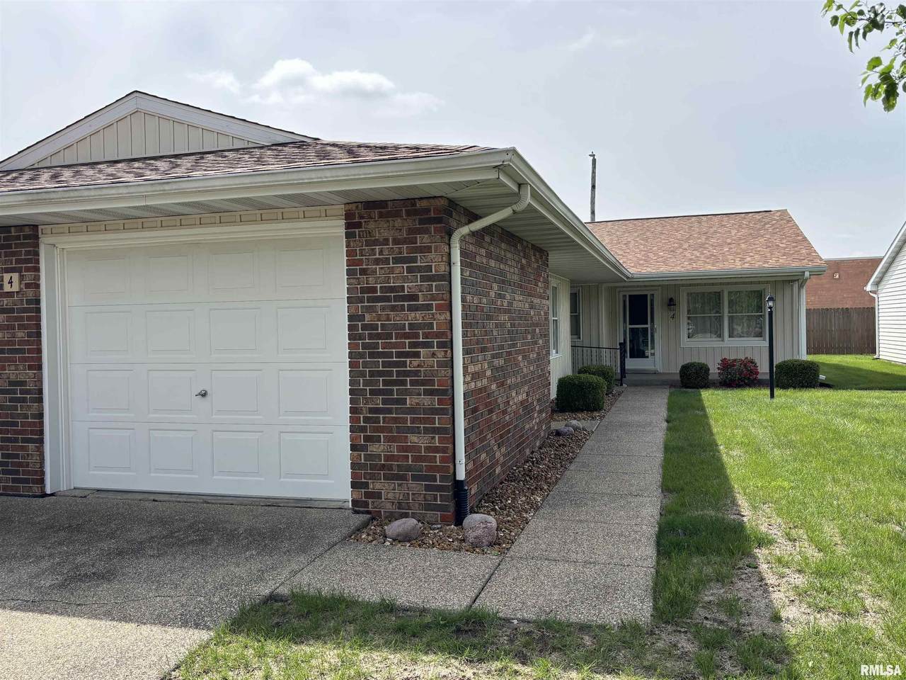 100 Heights Avenue - Photo 1