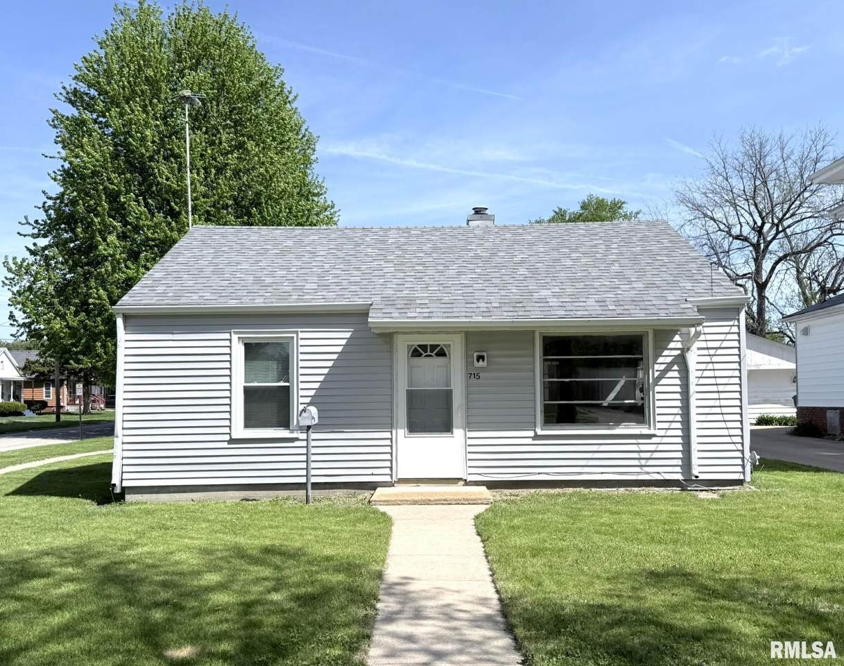 715 3RD Street - Photo 1