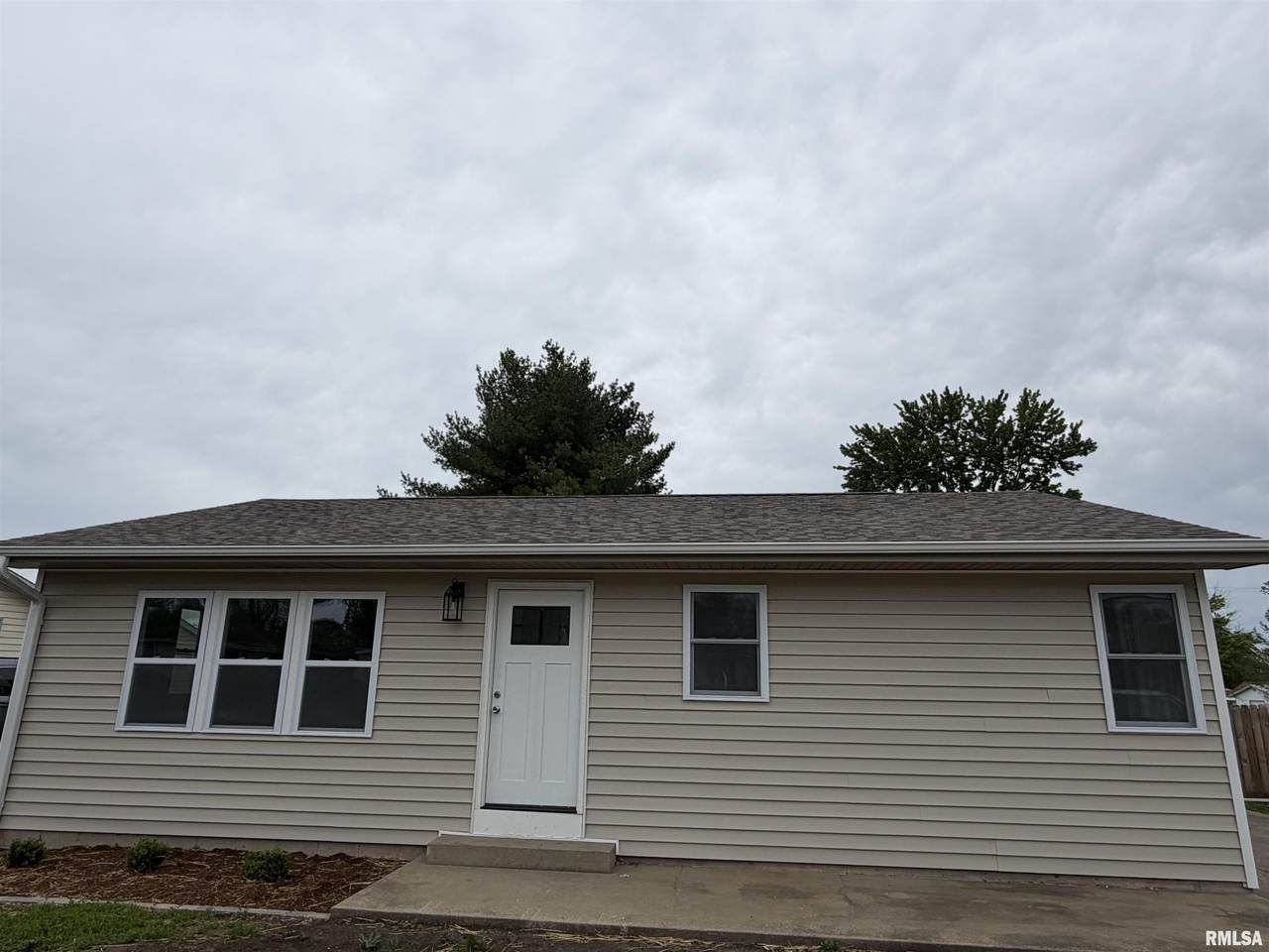 858 Superior Street - Photo 1