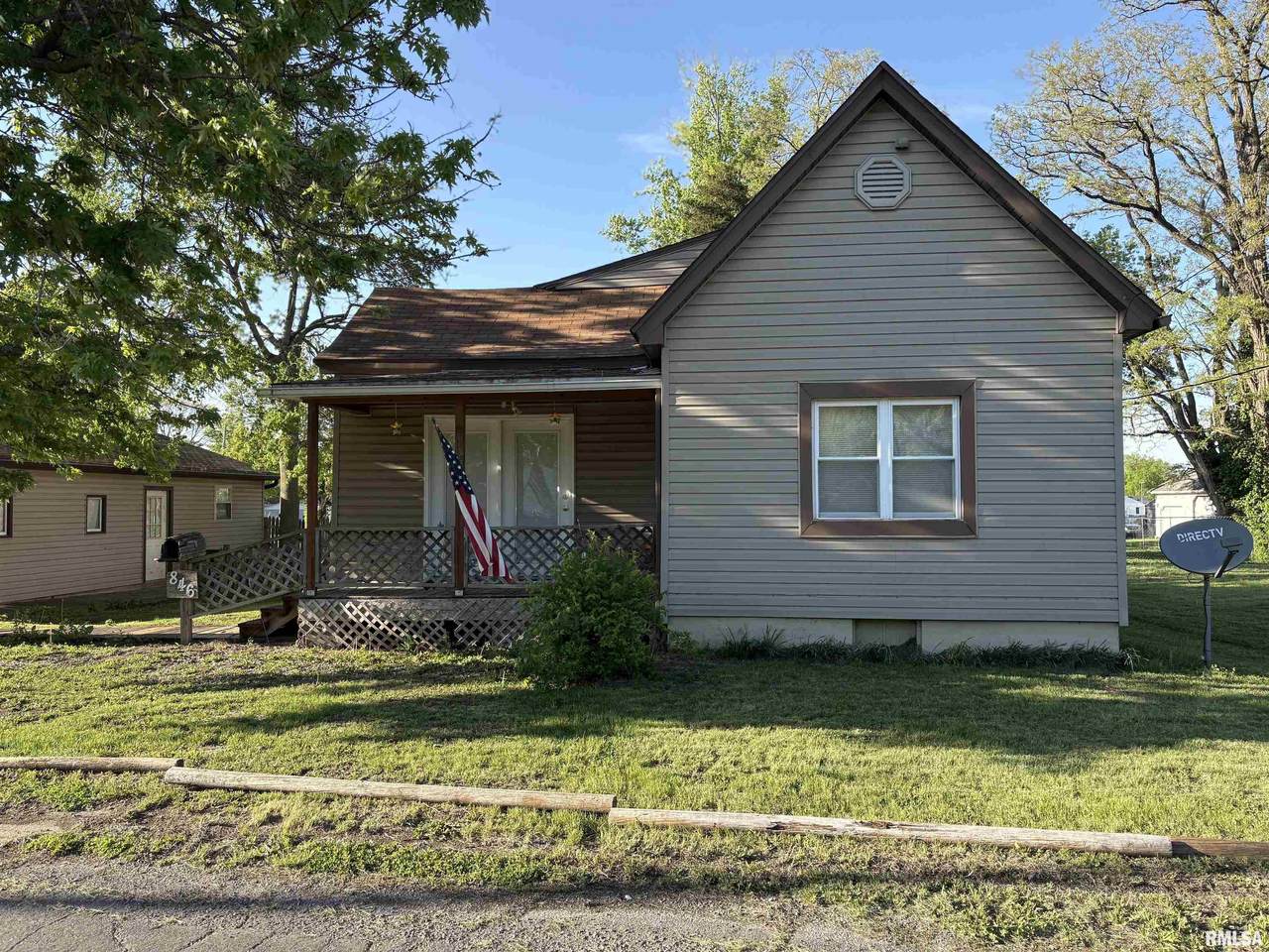 846 Railroad Street - Photo 1