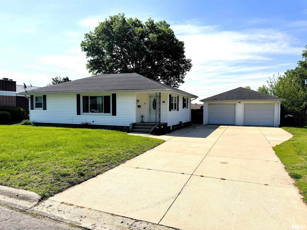 827 Washington Street - Photo 1