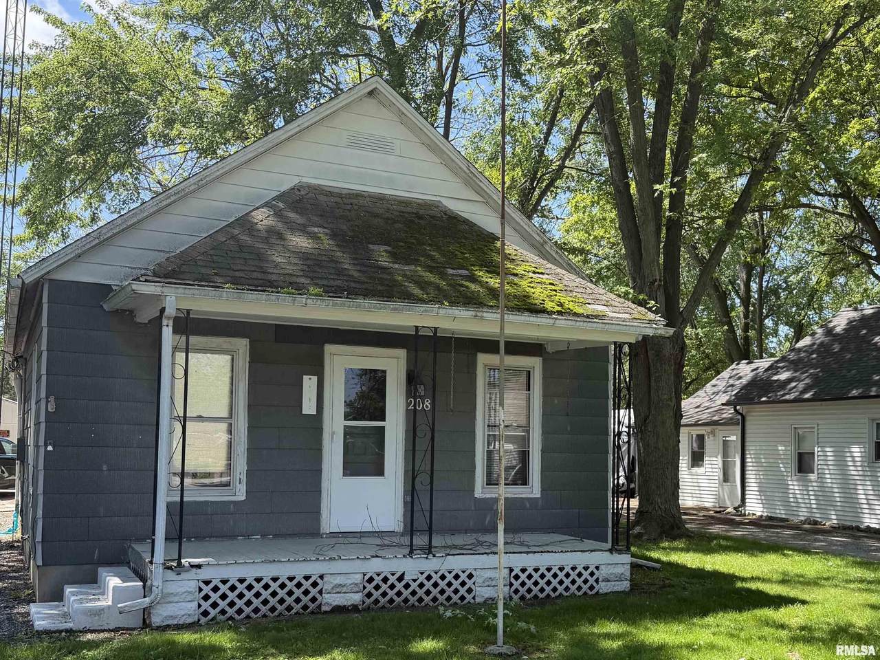 208 Ebony Street - Photo 1