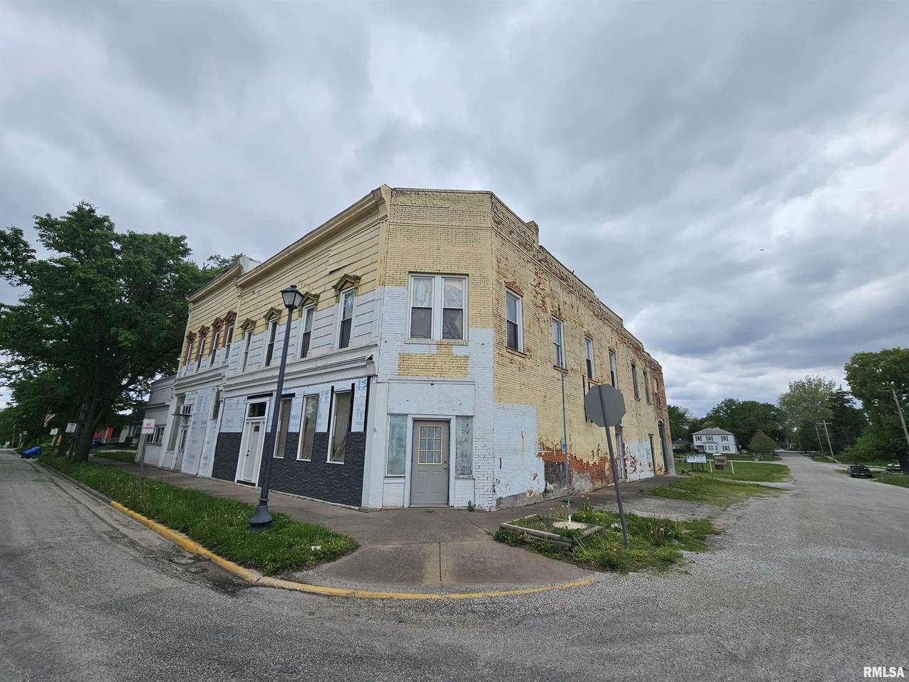 201 Main Street - Photo 1