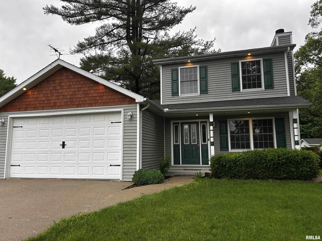 209 Lewis Street - Photo 1