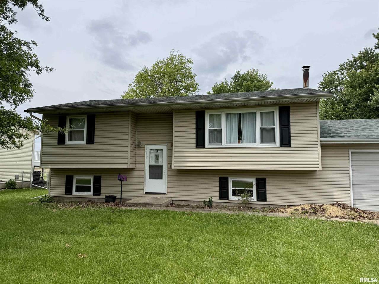 303 Stockdale Lane - Photo 1