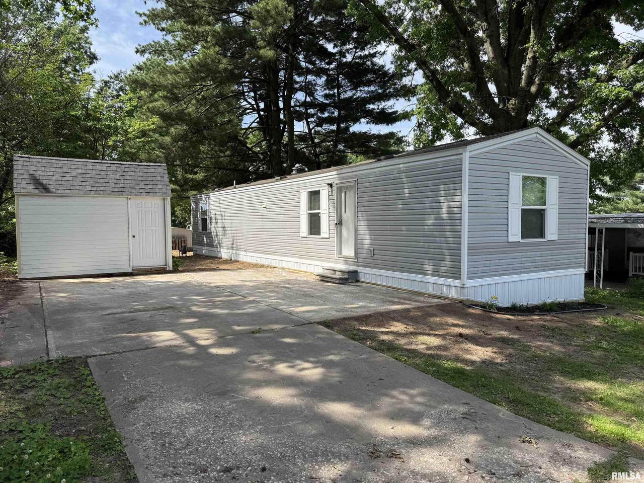 2112 Rainbow Lane - Photo 1
