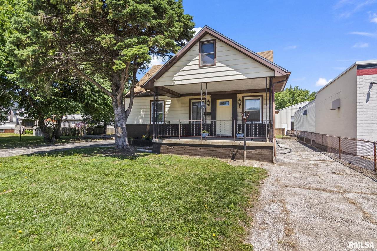 2413 North Grand Avenue - Photo 1